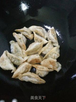 荠菜煎饺的做法步骤：10