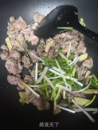 葱香牛肉的做法步骤：3