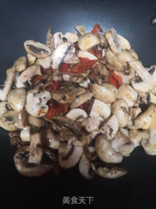 肉丝炒蘑菇的做法步骤：3