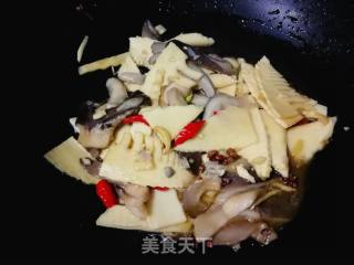 冬笋炒平菇的做法步骤：9