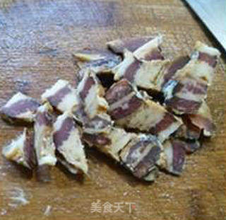 香芹腊肉炒黄豆芽的做法步骤：7