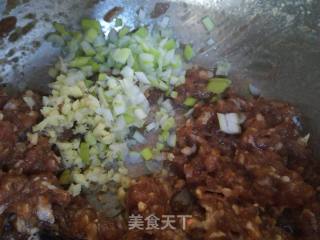 猪肉杏鲍菇胡萝卜包子的做法步骤：6