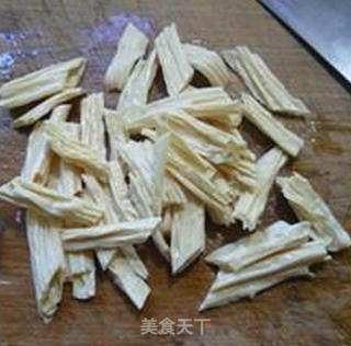 咸肉油麦菜炒腐竹的做法步骤：4