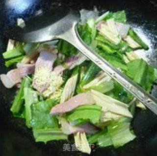 咸肉油麦菜炒腐竹的做法步骤：10