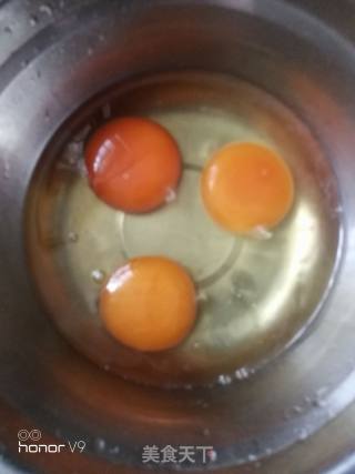 火腿肠炒鸡蛋的做法步骤：1