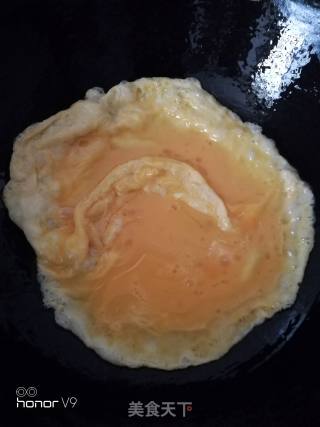 火腿肠炒鸡蛋的做法步骤：3