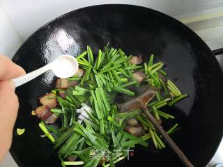 韭菜炒腊肉的做法步骤：9