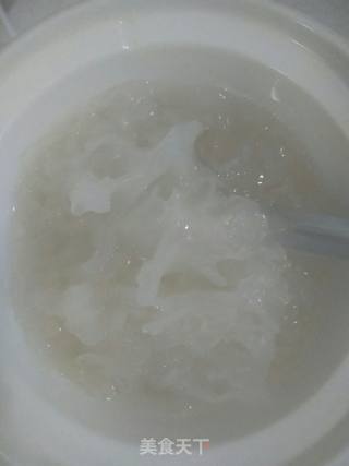 银耳雪梨枸杞汤的做法步骤：4