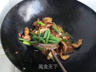 毛葱苗回锅肉的做法步骤：15