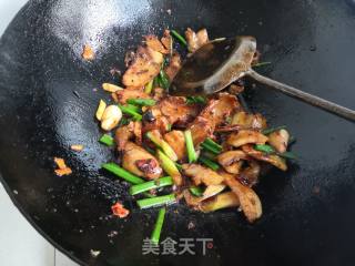 毛葱苗回锅肉的做法步骤：16