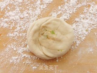油酥葱油饼的做法步骤：7