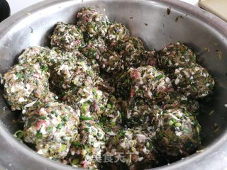 猪肉咸菜麦饼的做法步骤：1