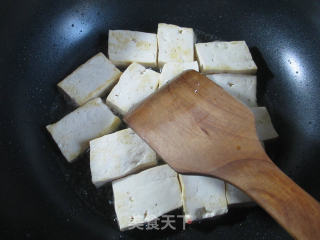 黑木耳红椒豆腐的做法步骤：3