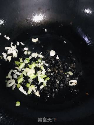 鼓油虎皮青椒的做法步骤：4