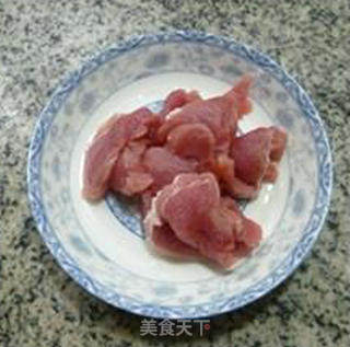 瘦肉片炒油菜蕻的做法步骤：2