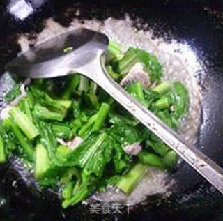瘦肉片炒油菜蕻的做法步骤：7