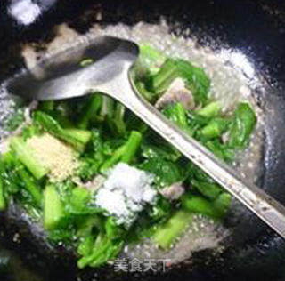 瘦肉片炒油菜蕻的做法步骤：8