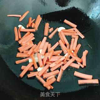 火腿肠炒芦蒿的做法步骤：4