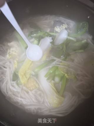 筒骨青菜面的做法步骤：3