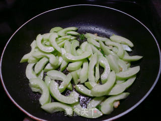 牛肉炒白瓜的做法步骤：5