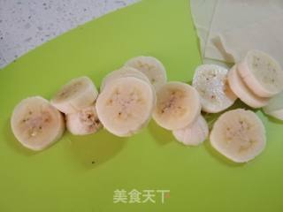 云吞皮粉蕉派的做法步骤：2