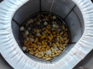 黑小麦薏米杏仁豆浆的做法步骤：5