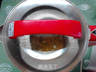 黑小麦薏米杏仁豆浆的做法步骤：6