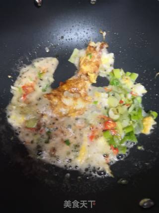 鸡蛋青菜炒饭的做法步骤：3