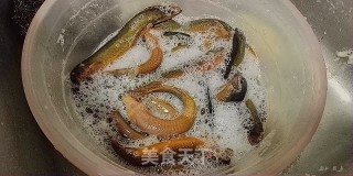 火巴鱼鳅的做法步骤：2