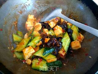 木耳黄瓜烧豆腐的做法步骤：11