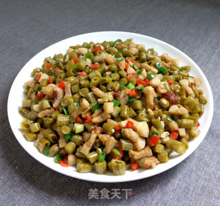 酸豆角炒油渣的做法步骤：10
