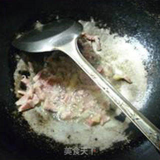 咸肉胡萝卜炒蒜薹的做法步骤：10