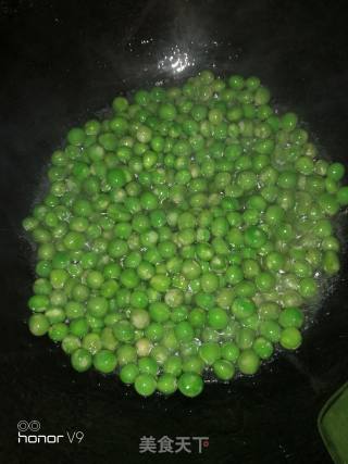 排骨炒豌豆的做法步骤：5