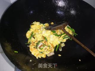 毛葱苗炒鸡蛋的做法步骤：10