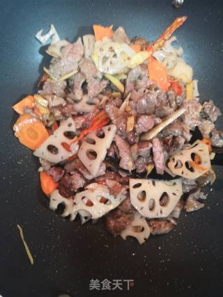 牛肉炒莲藕的做法步骤：4