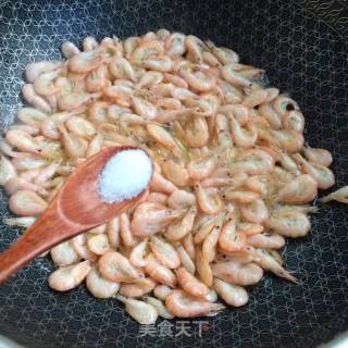油爆河虾的做法步骤：4