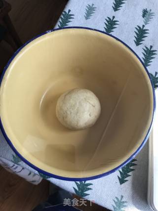 培根鸡腿肉披萨的做法步骤：1