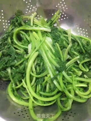 时令蔬菜  苔菜烫面蒸饺的做法步骤：2