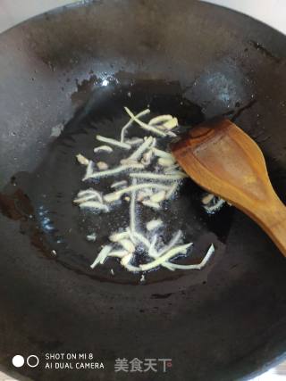 裙带菜炖豆腐的做法步骤：3