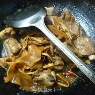 水笋烧排骨的做法步骤：11