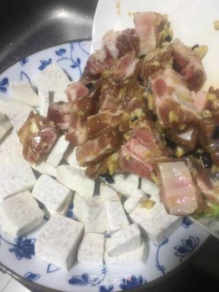 香芋蒸排骨的做法步骤：7