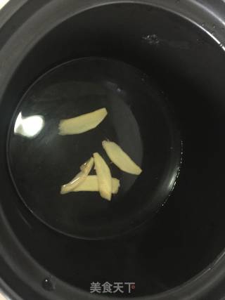 清炖鸡汤的做法步骤：3