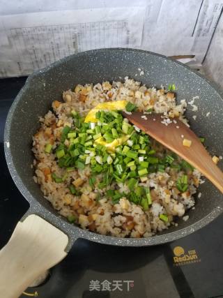 香菇豆干鸡蛋炒米的做法步骤：6