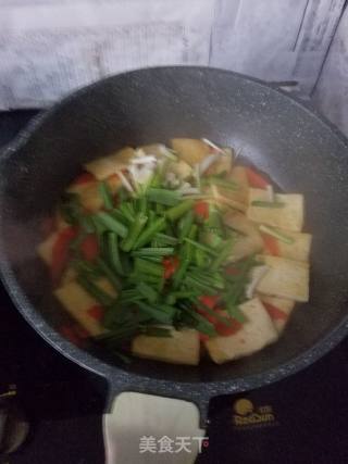 青蒜烧胡萝卜豆腐的做法步骤：6