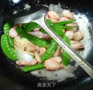 荷兰豆炒江白虾的做法步骤：6