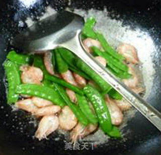 荷兰豆炒江白虾的做法步骤：7