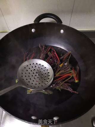 香椿煎蛋的做法步骤：4