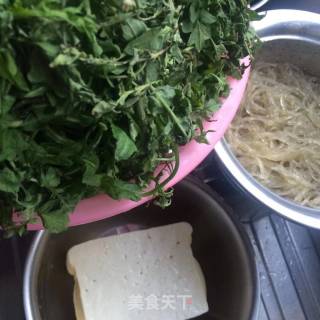 荠菜粉条滋卷的做法步骤：2