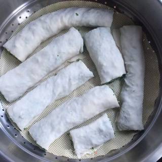 荠菜粉条滋卷的做法步骤：7