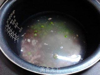 豌豆腊肉糯米粥的做法步骤：5